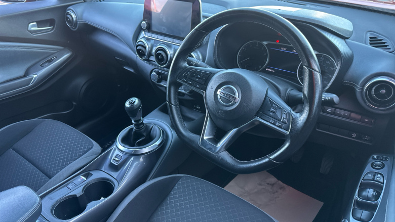 Nissan Juke 1.0 DiG-T 114 N-Connecta 5dr Petrol Hatchback